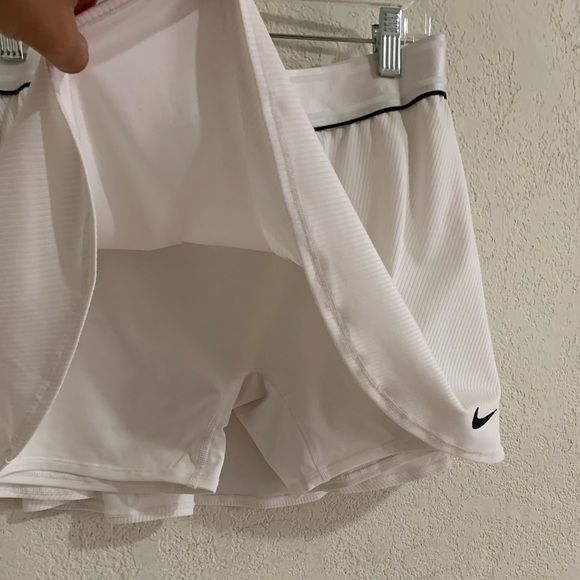 Nike tennis skirt - Picture 2 of 3